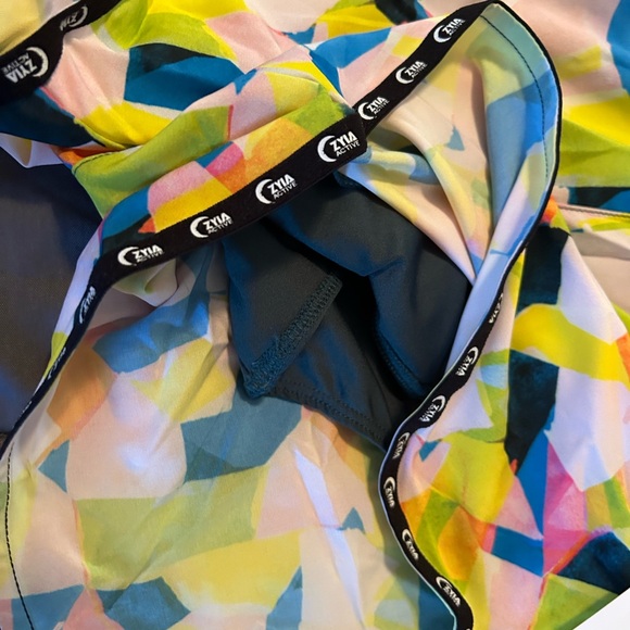 Zyia sprinter shorts - Picture 4 of 4